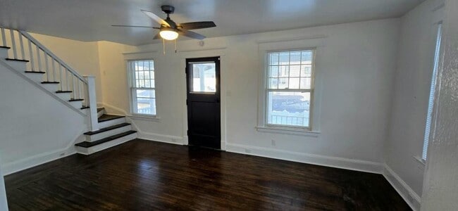 Building Photo - 409 Plymouth Ave