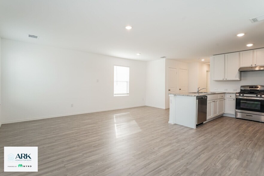Building Photo - 8171 Nube Medina