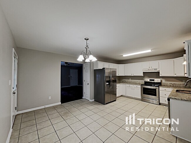 Building Photo - 3012 Brittany Dr