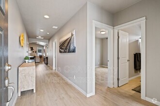 Building Photo - 5673 W Rockingham Dr
