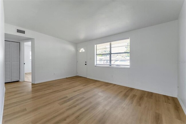 Building Photo - 11134 Harding Dr