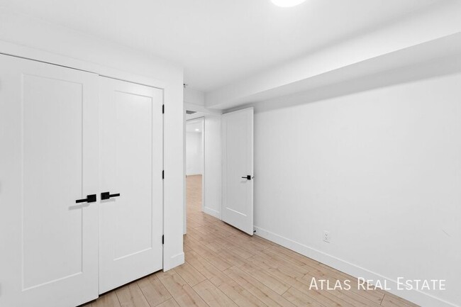 Building Photo - Charming 2-Bedroom Apartment in the Heart ...