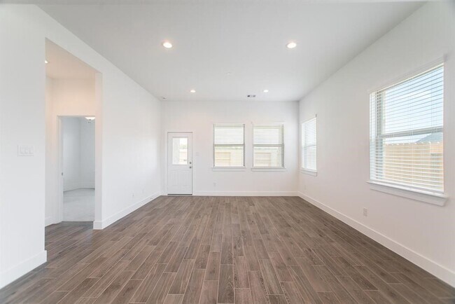 Building Photo - 17723 Tree of Heaven