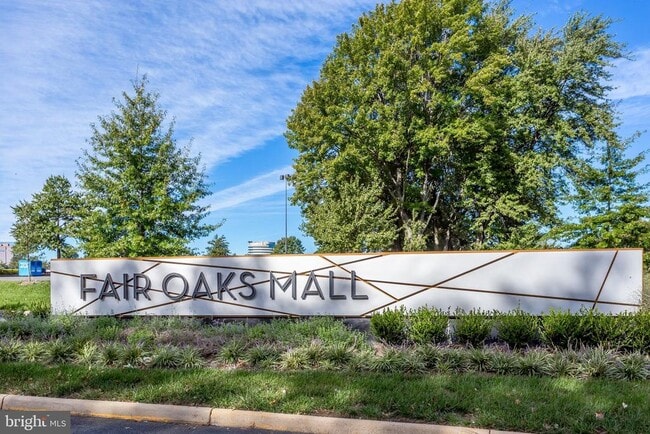 Building Photo - 14831 Basingstoke Loop