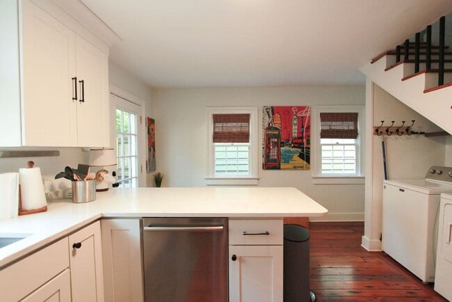 Building Photo - Available 3/1. Beautiful 3 BR/2BA available in Elliottborough! Landscaping included!