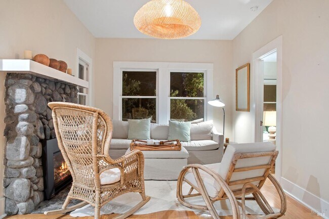 Building Photo - 40 Laurel Ave