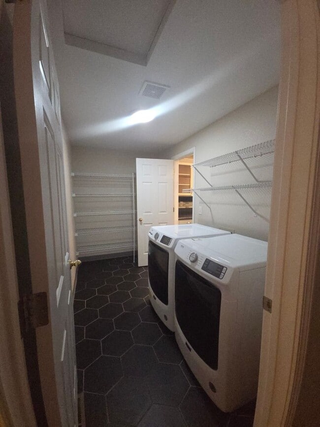 Building Photo - Love Where You Live! Beautiful 3-Bd Home in North Reno Available Now!