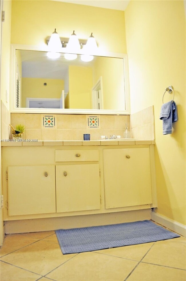 Building Photo - 100 Lincoln Rd