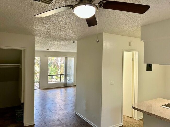 Building Photo - REALLY NICE 2BD & 1.5BA TOWNHOME IN FULLERTON