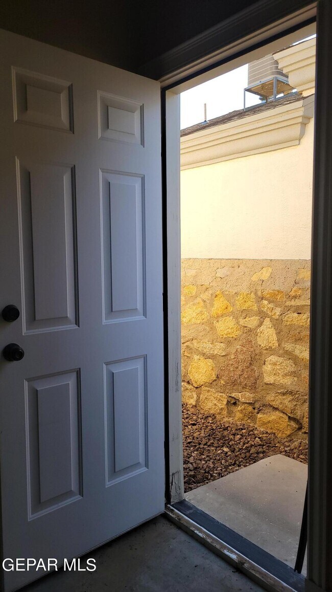 Building Photo - 11512 Porfirio Payan Dr