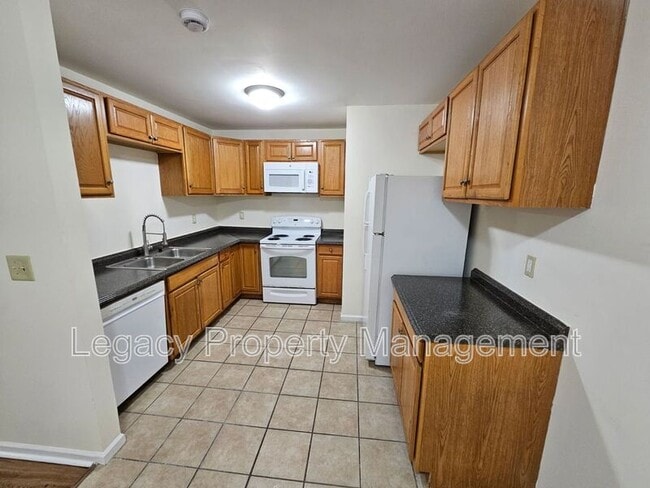 Building Photo - 531 S Anthony St