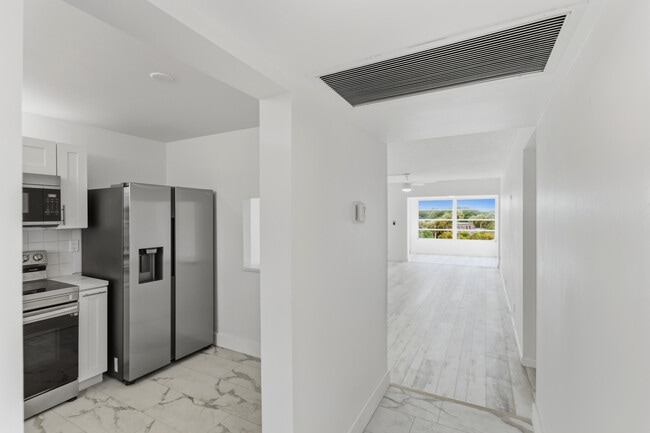 Building Photo - 9233 SW 8th St