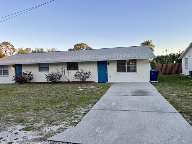 Building Photo - 619 Shore Rd