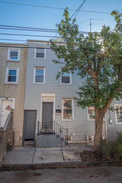 Primary Photo - 506 Cherry St