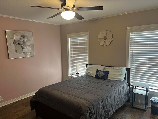 Building Photo - 1228 Carol Ln