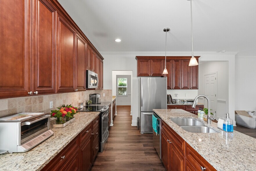 Building Photo - 20264 Harroway Dr