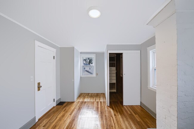 Building Photo - 22 Ruggles St