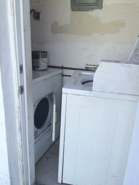 Building Photo - 2871 NW 12th Ct