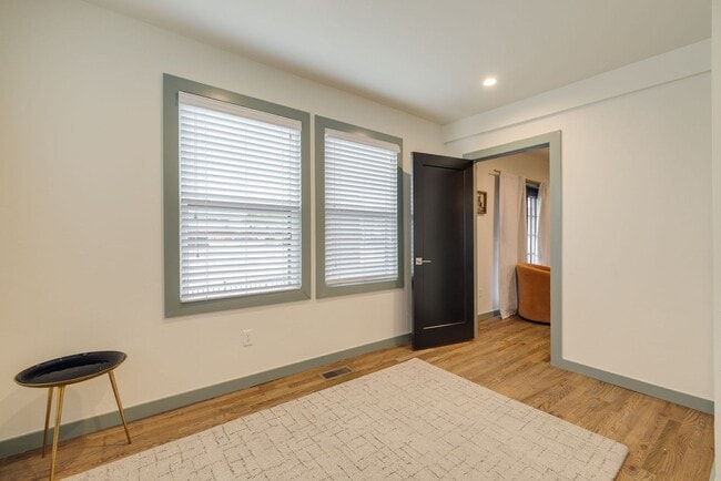 Building Photo - Welcome to this charmingly updated 2 Bedroom 1 Bathroom Bungalow Located in the Historic Jefferso...