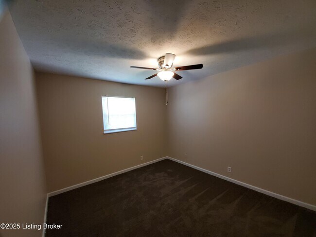 Building Photo - 3217 Springfield Dr