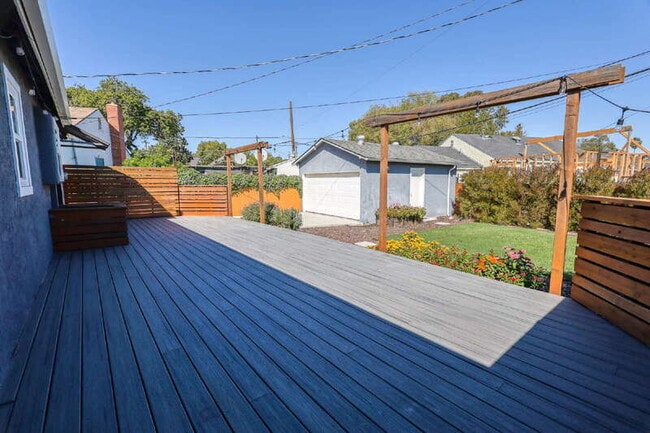 Building Photo - 4513 E Cervato St