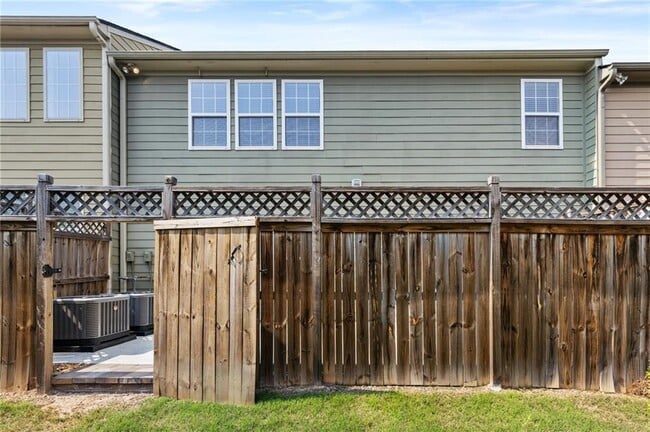 Building Photo - 2510 Callaway Ct