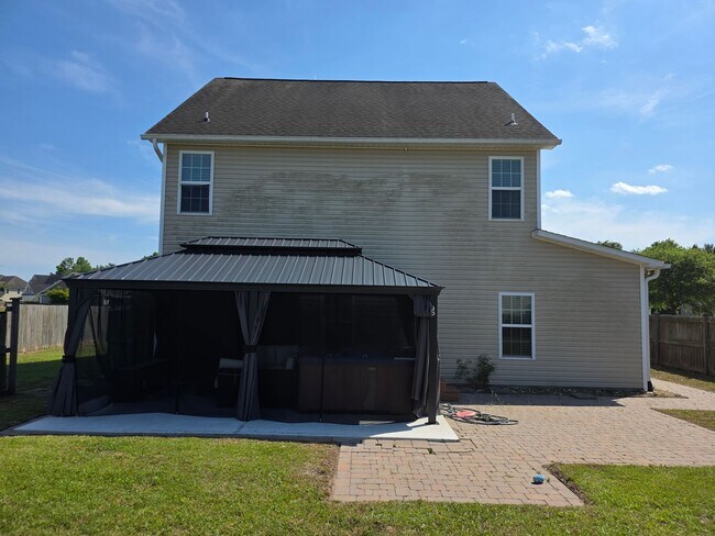 Building Photo - 702 Appling Ct