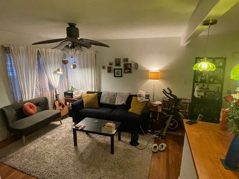 living room - 326 W Oliver St