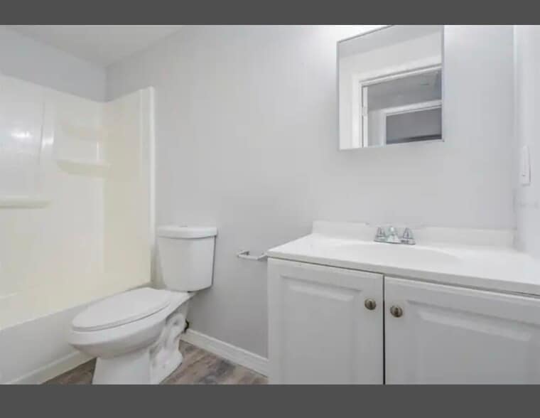 Building Photo - 1707 E Idell St