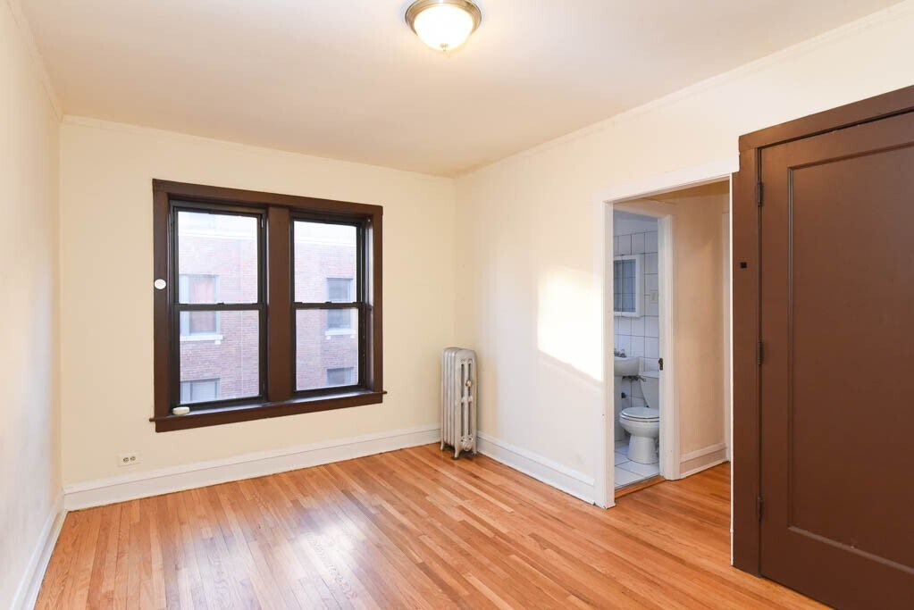 Building Photo - 3300 W Schubert Ave