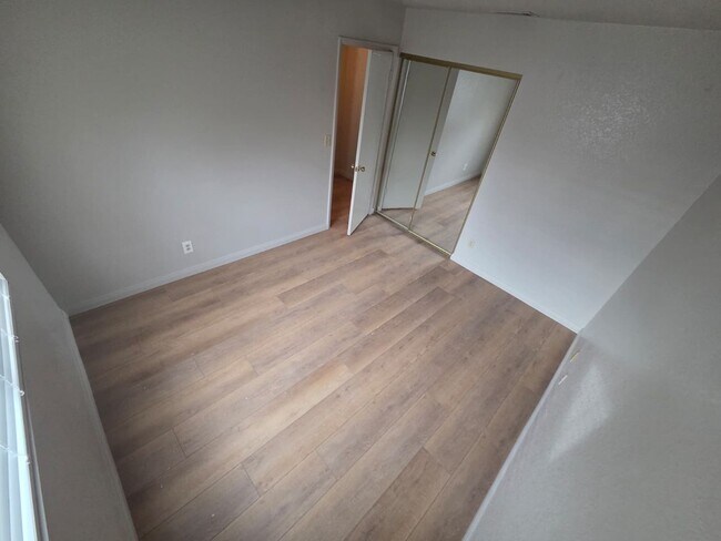 Building Photo - Spacious Single-Story Home w/ Vaulted Ceilings & Private Yard