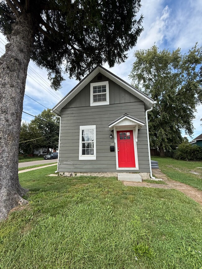Building Photo - 148 Hoover St