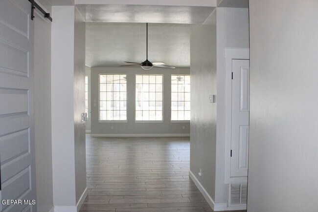 Building Photo - 12225 Rathmore Dr