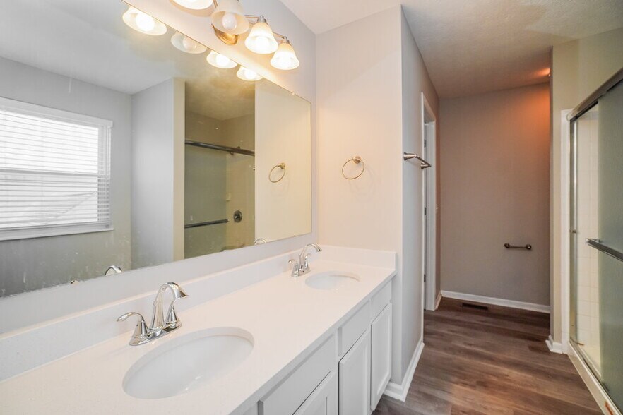 Building Photo - 5932 Ruihley Way