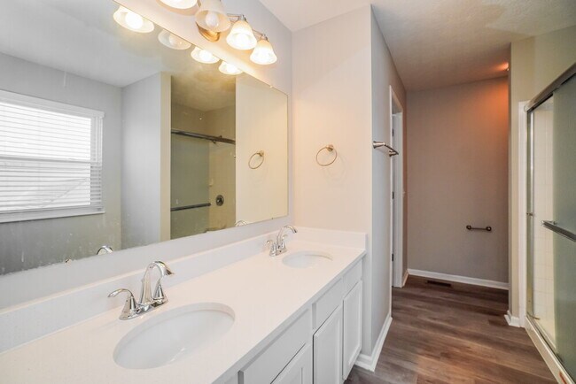 Building Photo - 5932 Ruihley Way