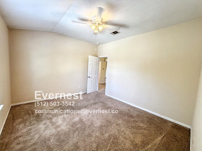 Building Photo - 4-Bedroom, 2.5-Bath Home with Easy Access ...
