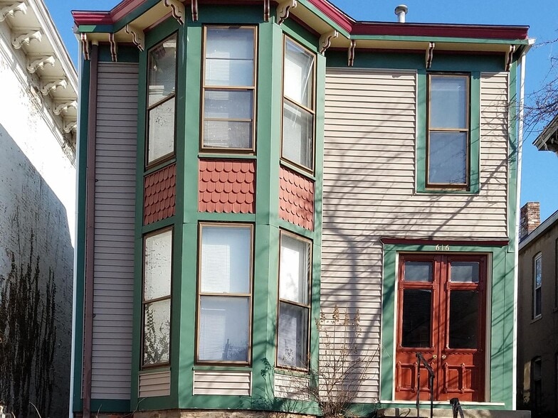 Building Photo - 616 Ferry St