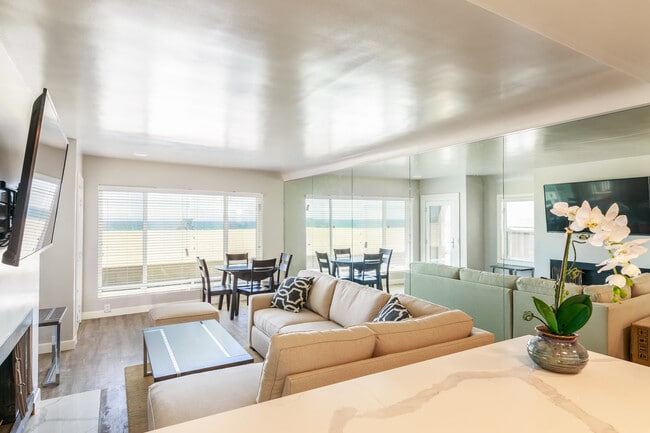 Interior Photo - 1836 THE STRAND, HERMOSA