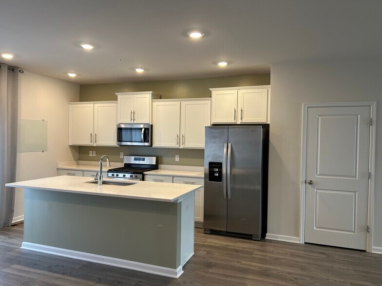 Main level living: Kitchen, Dining & Living - 813 Bond St