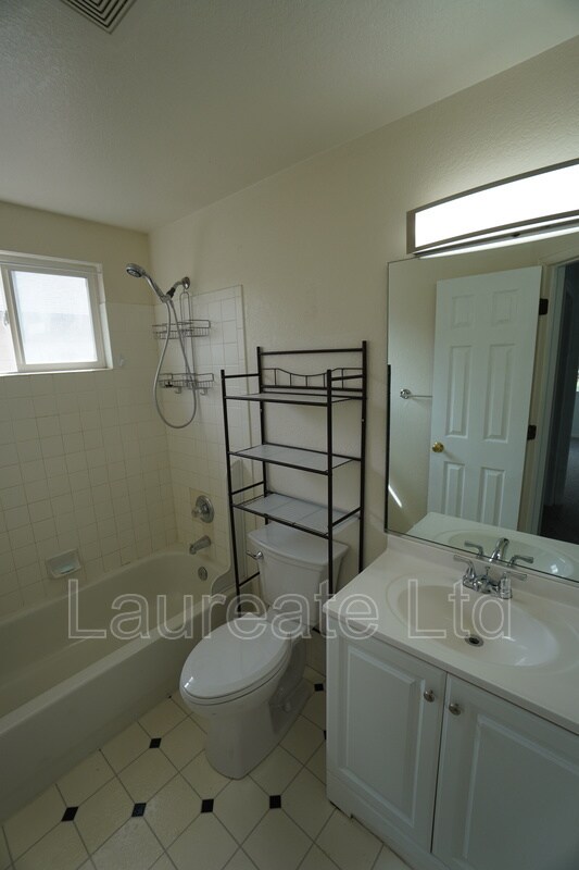 Building Photo - 2462 Kiowa Creek Dr