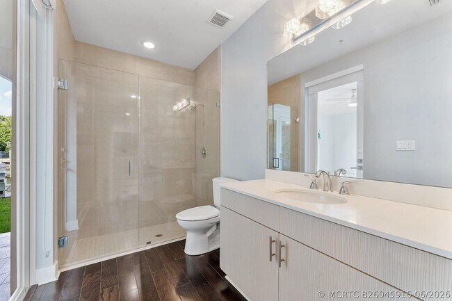 Building Photo - 57 Isle of Venice Dr