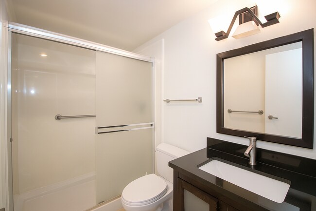 Building Photo - Updated One Bedroom Condo at Opera Plaza | AMSI | Alexandr Metlinski