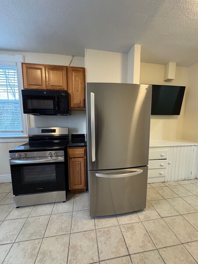 Building Photo - Single Family in Allston Near BU - Available 9/1/2026