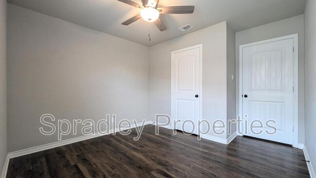 Building Photo - 505B Kacie Dr