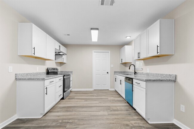 Building Photo - 804 Avenue I