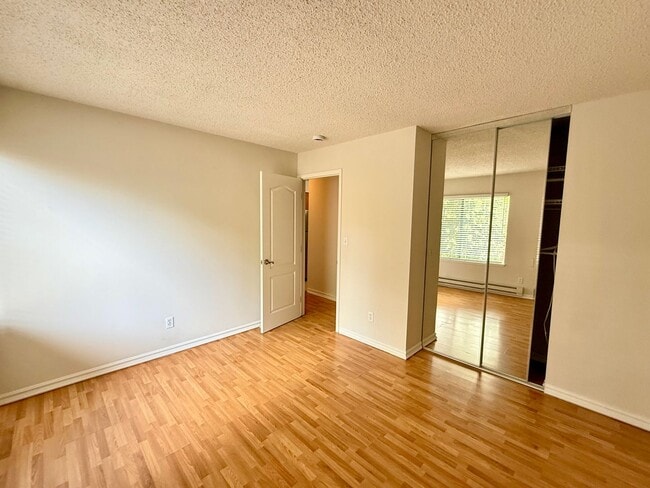 Building Photo - $3290 - 3 BED/2 BATH CONDO IN CENTRAL FREM...