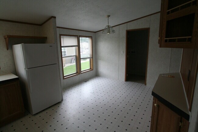 Building Photo - 2709 Crab Tree St