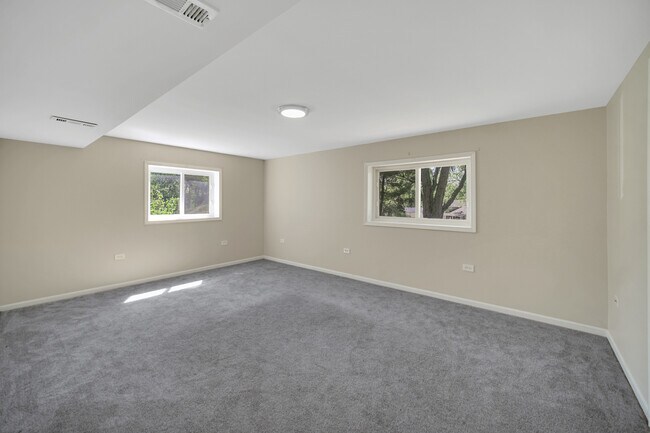 Building Photo - 22W362 Hackberry Dr
