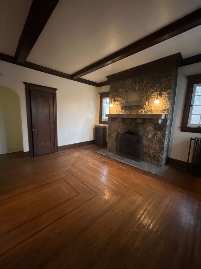 Building Photo - 2110 Walnut St