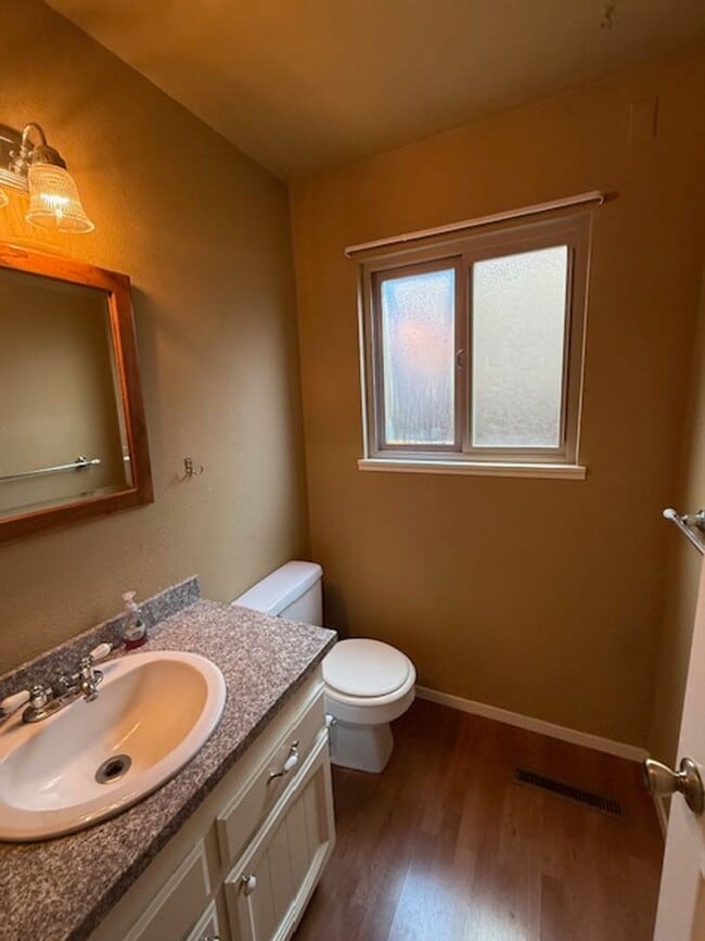 Building Photo - OPEN HOUSE this Wednesday 5pm-6:30pm - Private Redwood Setting | 4BR Home with Family Room, Bar &...